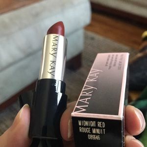 Midnight Red gel semi-matte lipstick